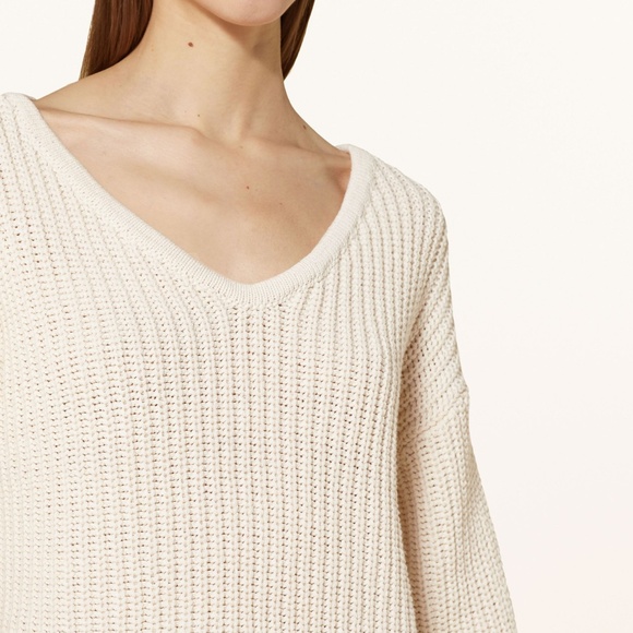 HUGO BOSS Long Sleeve Sweater With V-Neck in Soft Cream, Size Large, NWT - Picture 7 of 10